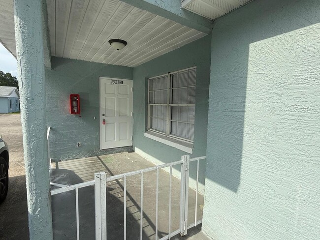 Building Photo - Spacious 3-Bedroom, 2-Bath Home in Prime O...