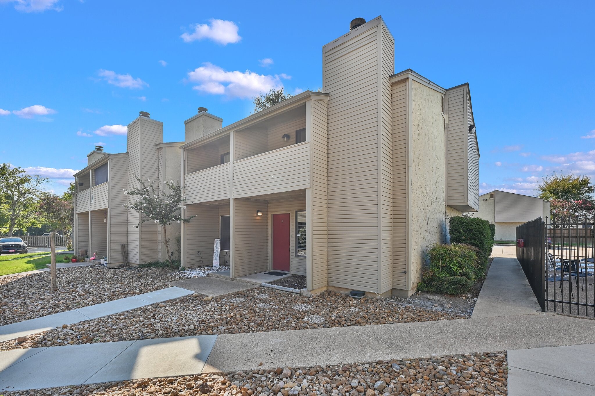 Building Photo - 1902 Dartmouth St