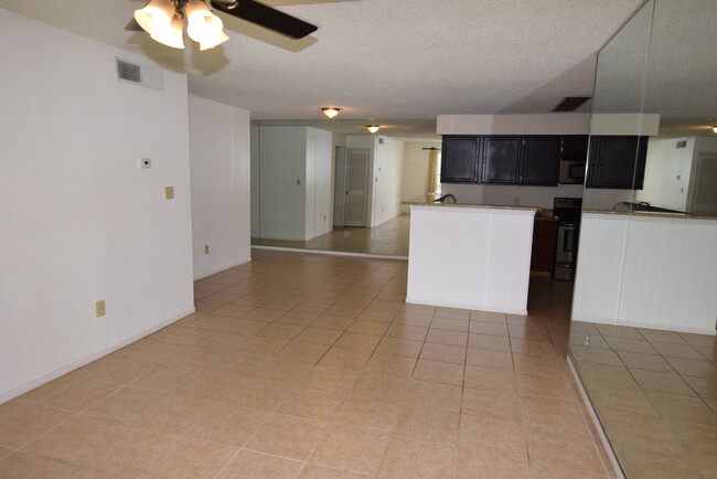 Building Photo - 2 Bedroom, 2 Bath Condo at 4625 Cason Cove...