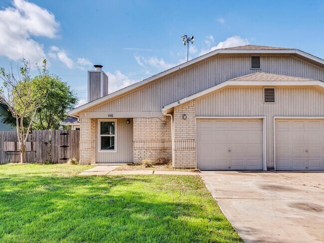Building Photo - 1110 Hyridge St