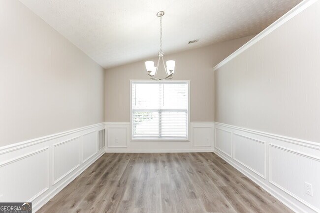 Building Photo - 2245 Charleston Oak Cir