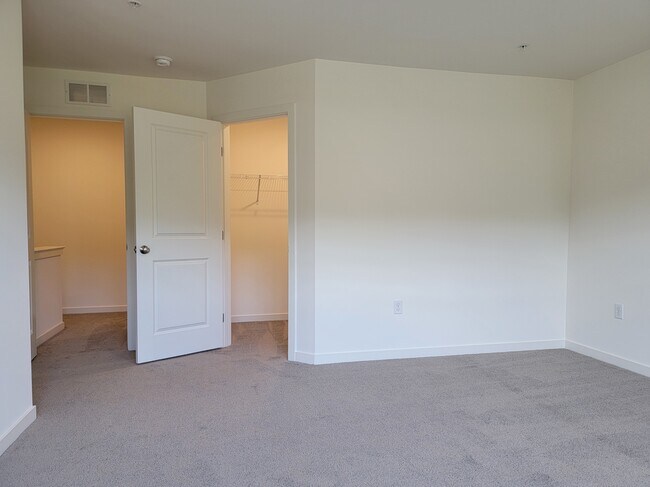 Building Photo - 2479 Artesian Way