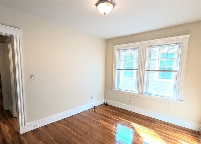 Building Photo - 11 Roseway St