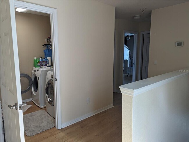 Building Photo - 201 Maplebrook Dr