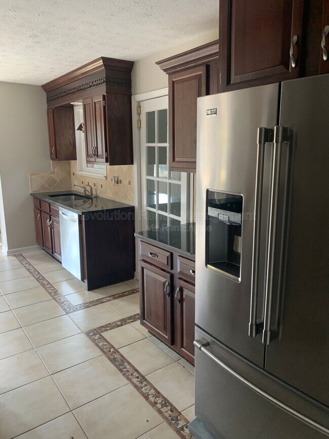 Building Photo - 8373 Brewer Rd