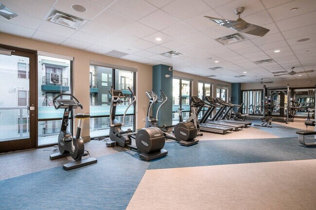 Building Photo - 555 N College Ave