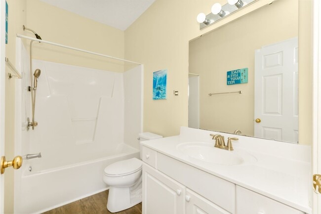 Building Photo - Cross Gate Villas - Perfect Location