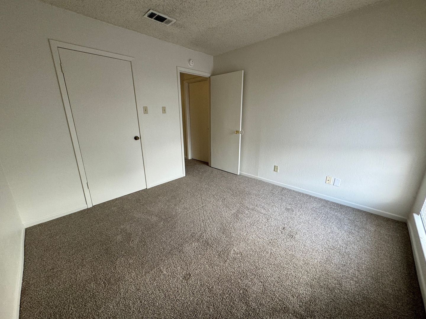 Building Photo - 4306 Lake Rd