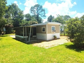 Building Photo - Cozy House in Saint Augustine