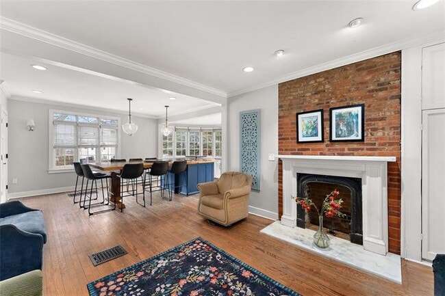 Building Photo - 732 Orchard Terrace