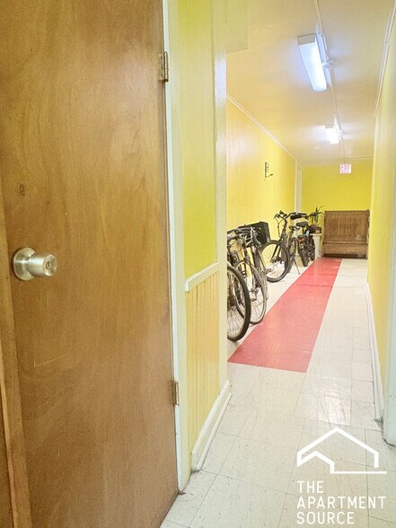 Building Photo - 1900 S Throop St