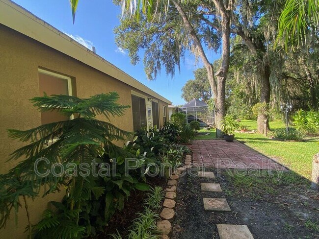 Building Photo - 10542 San Travaso Dr