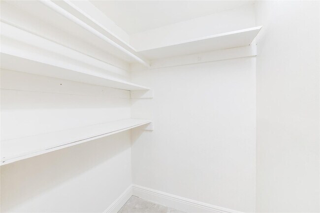 Building Photo - 2170 NE 51st Ct