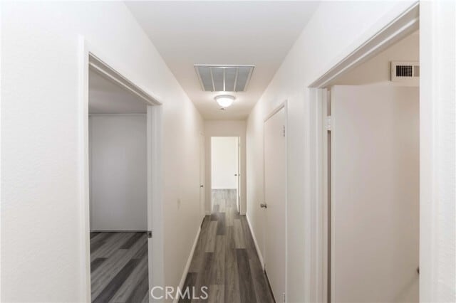 Building Photo - 2518 Greenwich Dr