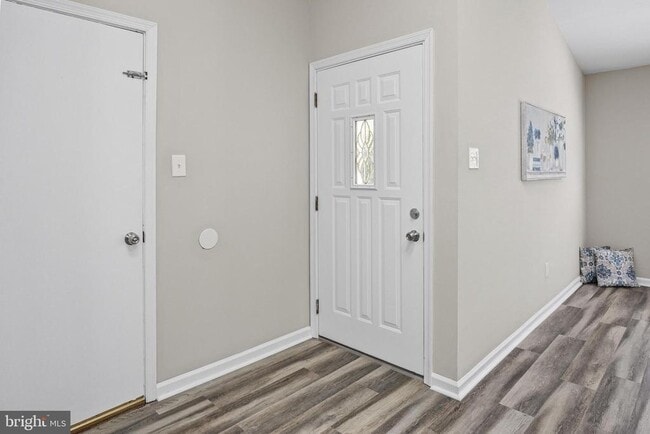 Building Photo - 111 Hidden Valley Ln