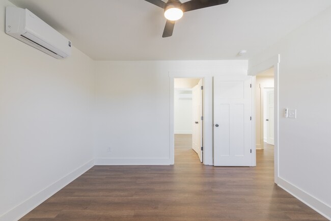 Building Photo - 404 Kirby Dr