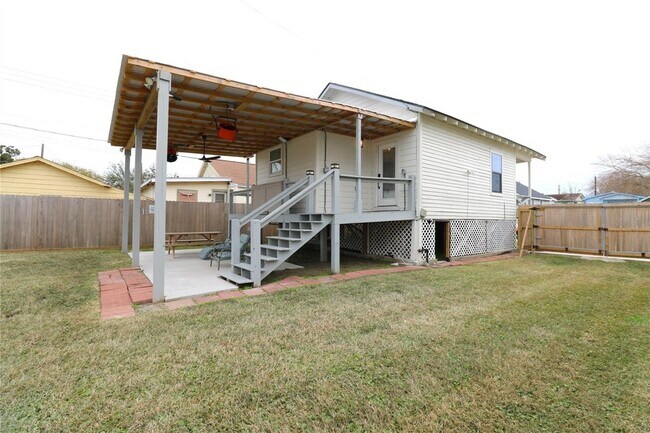 Building Photo - 5506 Avenue Q