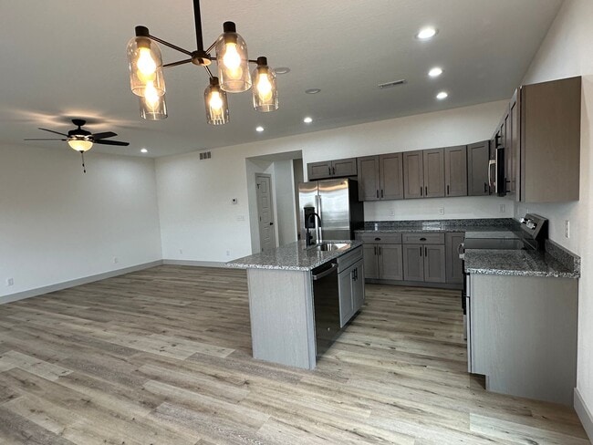 Building Photo - BRAND NEW 4 BED 3 BATH in WAYNESVILLE