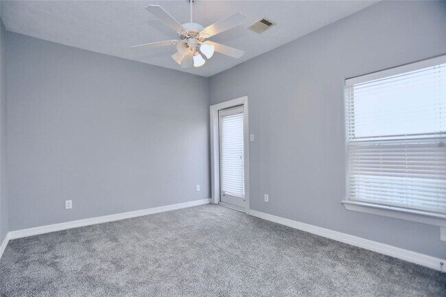 Building Photo - 114 Heights Blvd