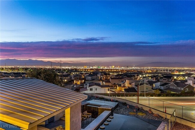 Building Photo - 2240 Sky Pointe Ridge Dr