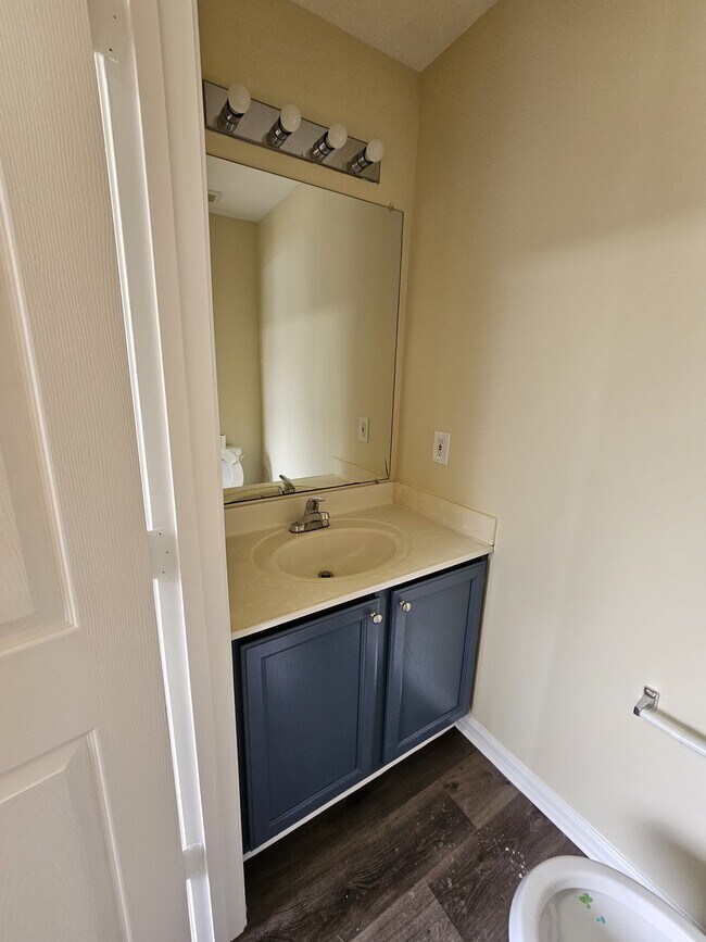 Entry Half Bath - 23 Methwold Ct