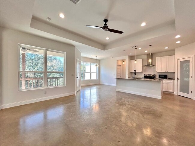 Building Photo - 2406 Newton Dr