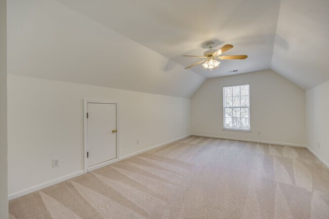 Building Photo - Beautiful 3 bedroom 2.5 bath home in Williams Glenn Community in Charlotte with Primary on the main.