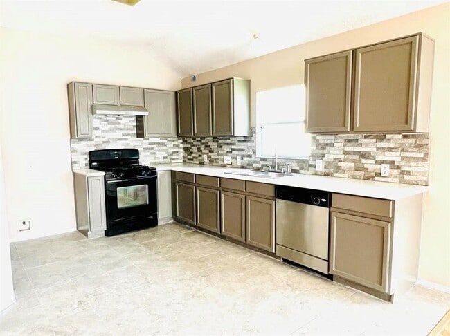Building Photo - 15034 Sugar Sands Dr