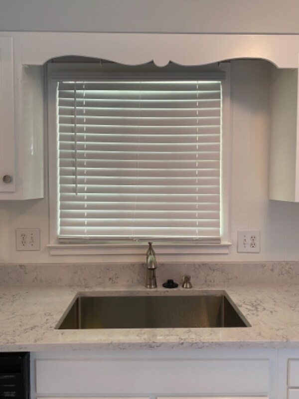 Building Photo - 5912 Wintergreen Dr