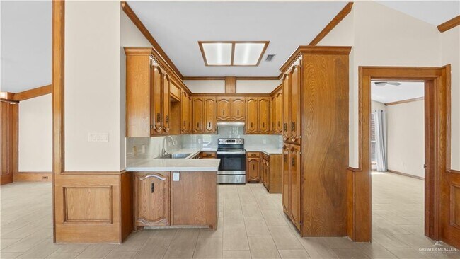 Building Photo - 29 Rio Grande Dr