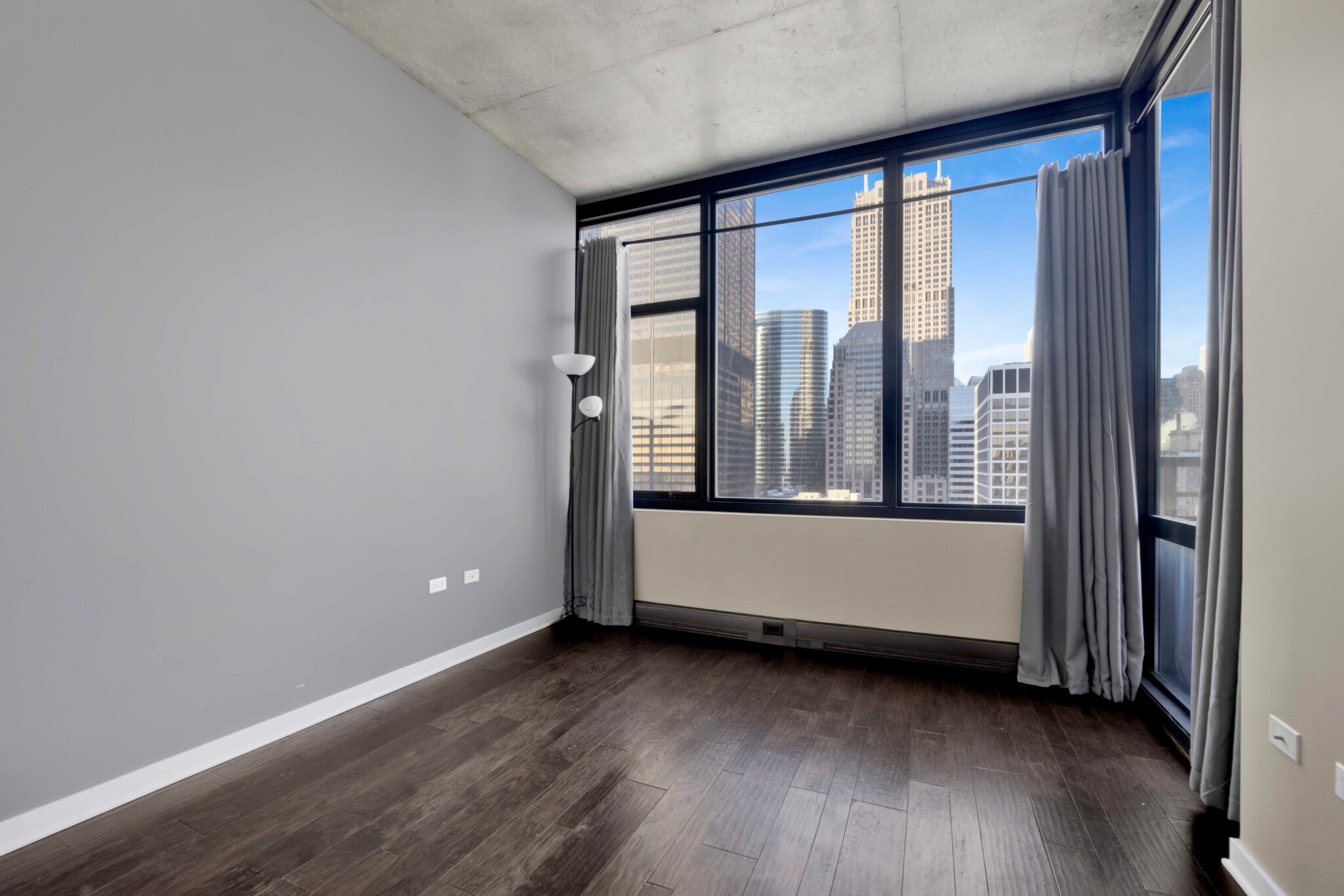 Building Photo - 235 W Van Buren St