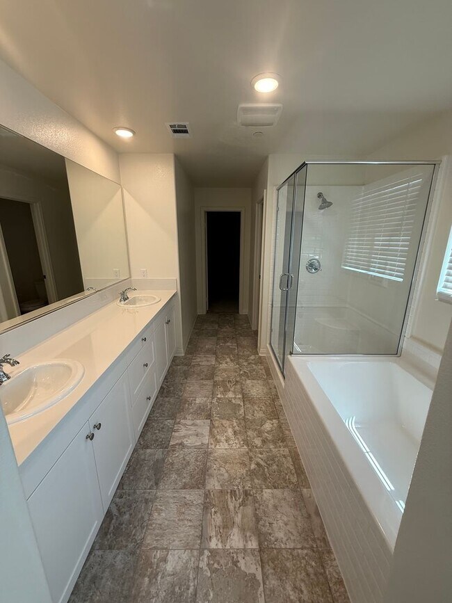 Building Photo - Victorville- New Richmond Home, 3 bedrooms...