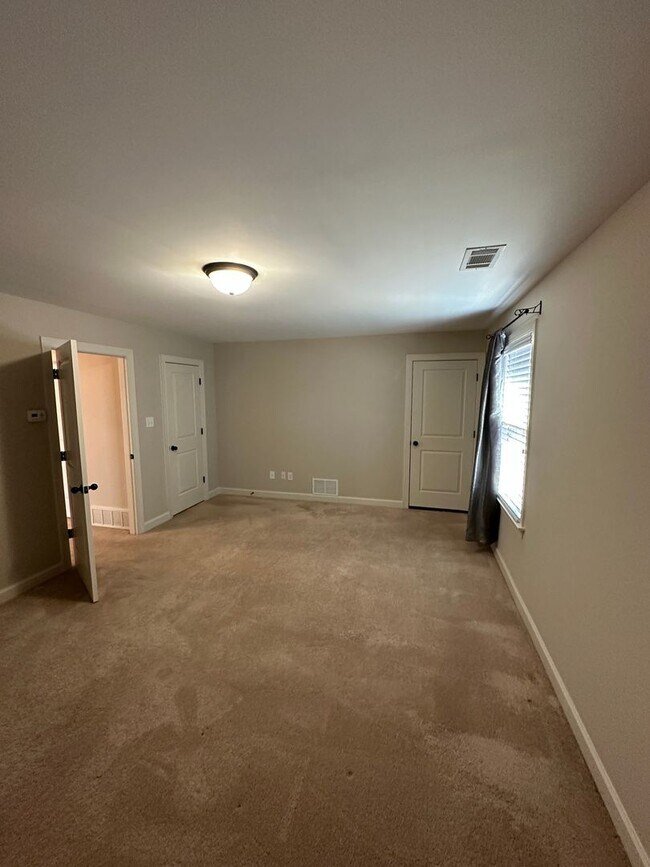 Building Photo - 4 BR/3 BA in exclusive Montrose Subdivision in Olive Branch!