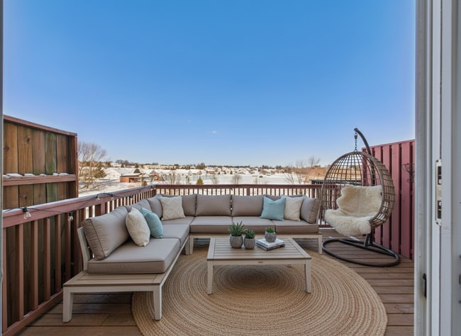 Building Photo - Central York Schools! Beautiful 3 Bed, 3 Bath Townhome!!