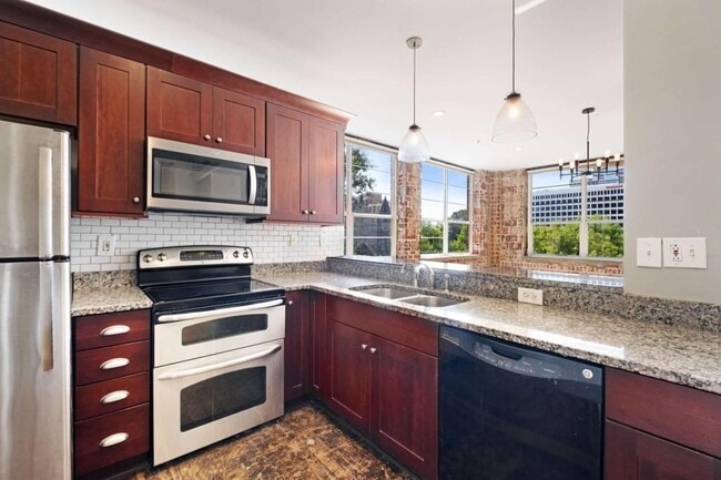 Building Photo - 800 Peachtree St NE