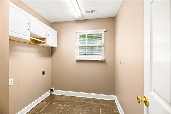 Building Photo - 10841 Parkgate Ln