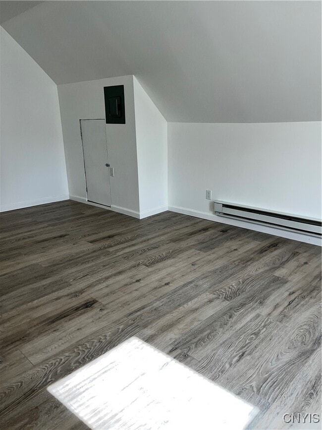 Building Photo - 1651 Howard Ave