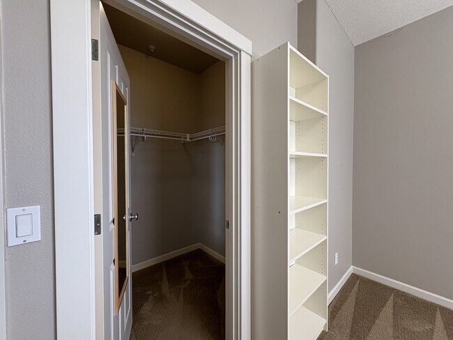 Building Photo - 10630 SW Kable St