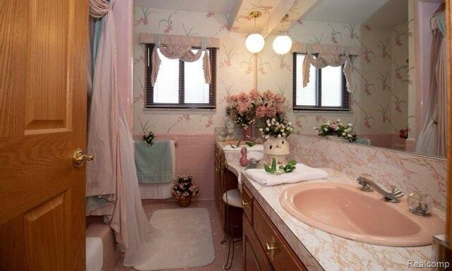 Building Photo - 28418 Walker Ave