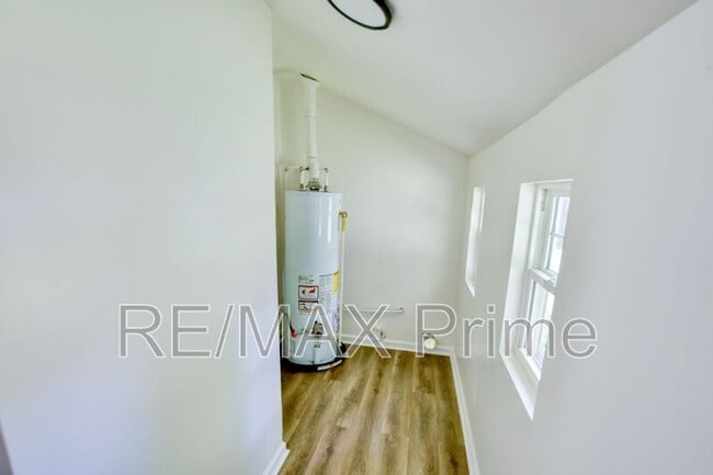 Building Photo - 1923 Bancroft Dr