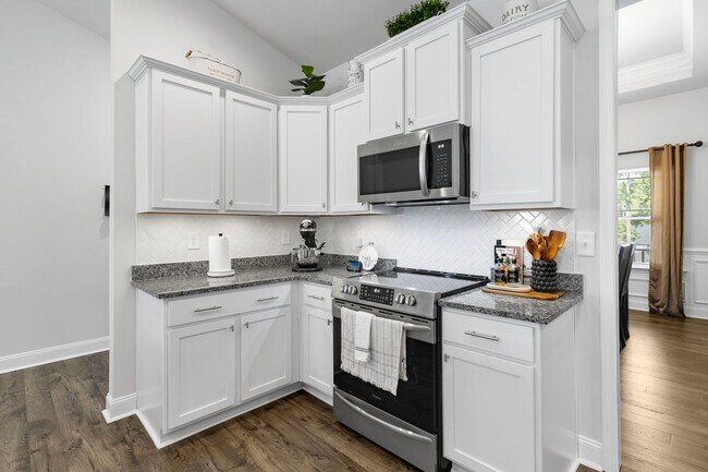 Building Photo - Beautiful 3 Bedroom 2 Bath Ranch