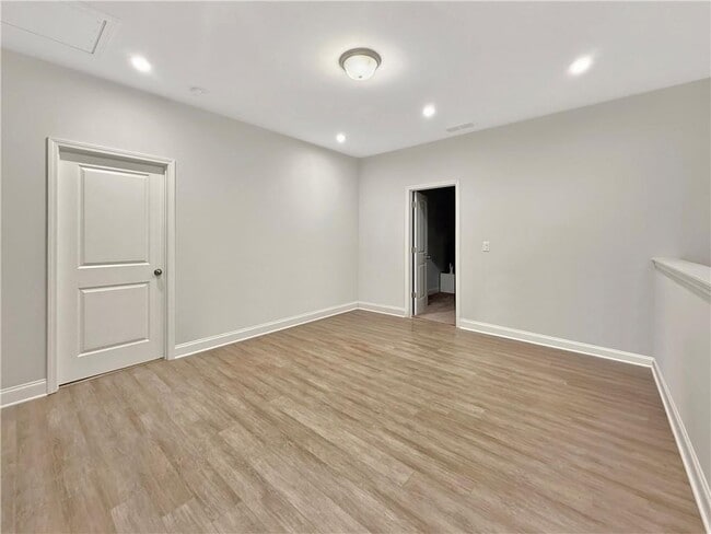 Building Photo - 6030 Stella Dr