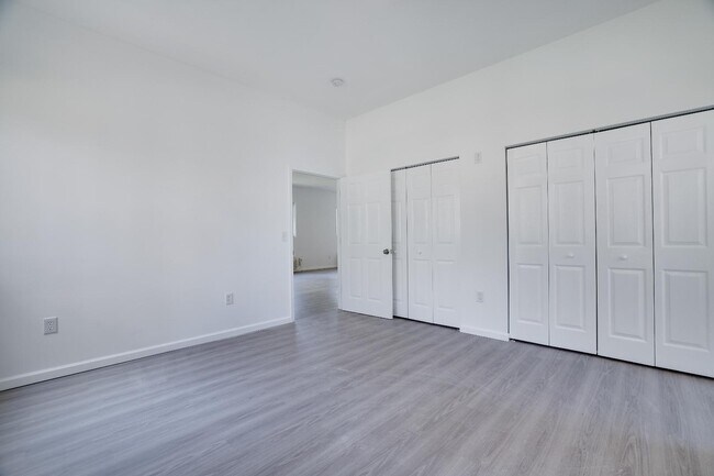 Building Photo - 9406 Juniper Dr