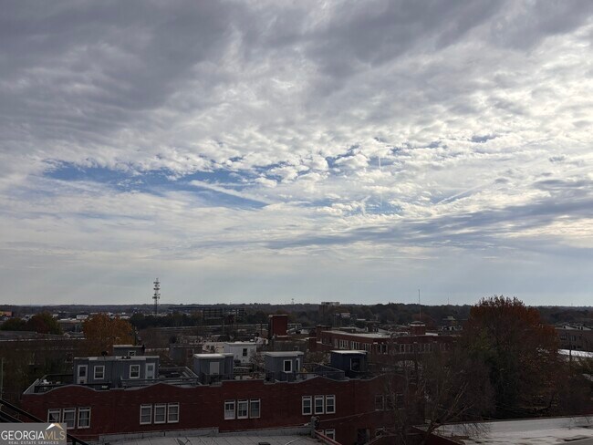 Building Photo - 204 Walker St SW