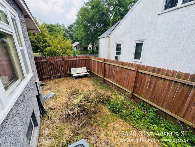 Building Photo - 2420 S 31st Ave