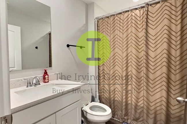 Building Photo - Stunning 5 Bed, 3 Bath Home Built in 2023. Close to Maxwell!