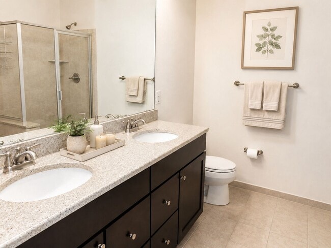 Building Photo - Spacious 2-Bedroom, 2-Bath Condo in Graduate Hospital with Thoughtful Layout