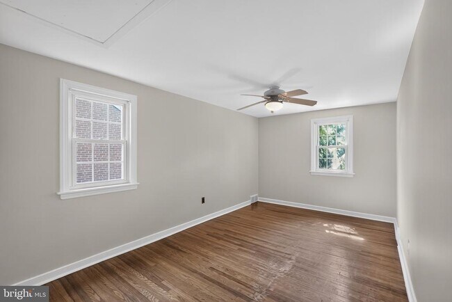 Building Photo - 216 Huron Ave
