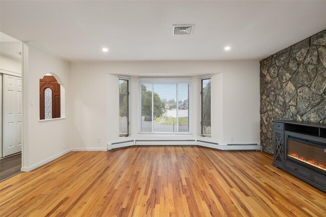 Building Photo - 4100 Meadow Ln
