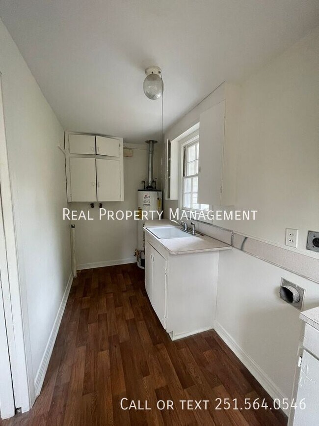 Building Photo - 2456 McLaughlin Dr